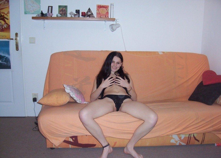 Развратная девица ищет парня в для интима Развратная девица ищет парня в для интима